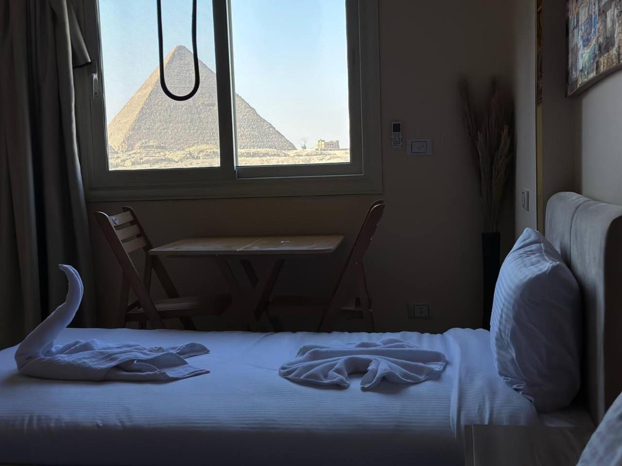Hotel Moonlight View Pyramids